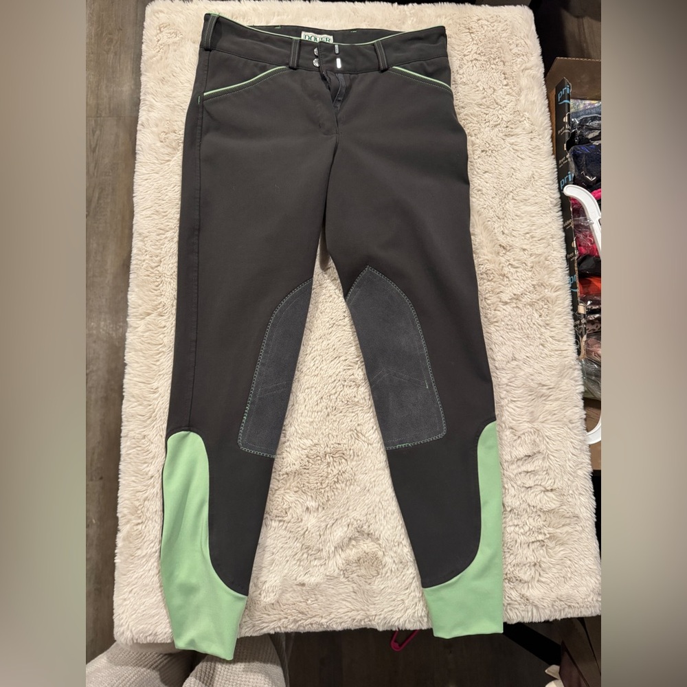 Dover Saddlery equestrian pants size 26. Minimal wear.